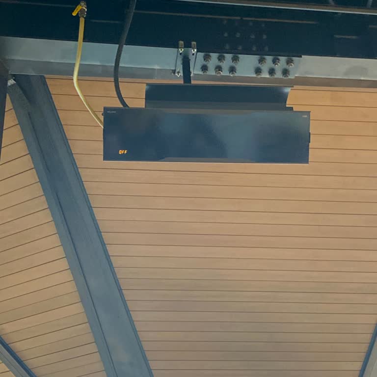 AVM'de Soğuk Teras Ve Yetersiz Yönlendirme Sorunu