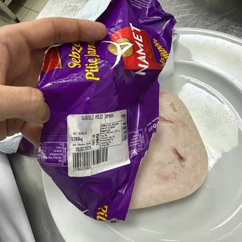 Namet Sebzeli Piliç Jambonda Kemik Şoku