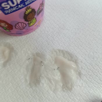 Danone Süprix Ürünün İçinden Çıkan Parçacıklar