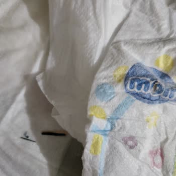 Bebek Bezinde Güvenlik Tehlikesi: Molfix'ten Şok Eden Tahta Parçaları