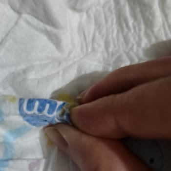 Bebek Bezinde Güvenlik Tehlikesi: Molfix'ten Şok Eden Tahta Parçaları