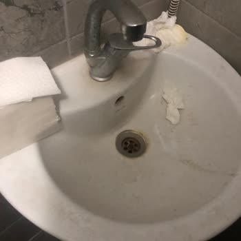 Oses Çiğköfte'de İlgisizlik Ve Temizlik Sorunu