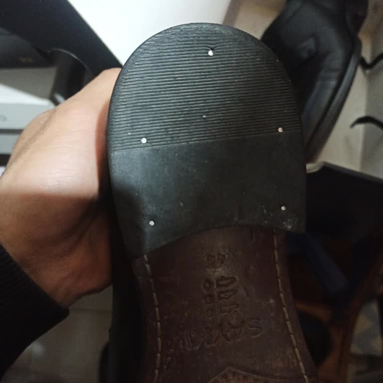 Kalitesiz Ayakkabı Ve Yetersiz Müşteri Hizmeti