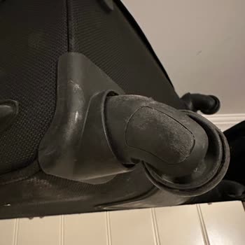 Samsonite Valiz Tekerlek Sorunu Ve Yetersiz Destek