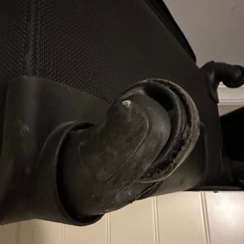 Samsonite Valiz Tekerlek Sorunu Ve Yetersiz Destek