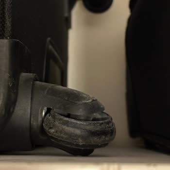 Samsonite Valiz Tekerlek Sorunu Ve Yetersiz Destek