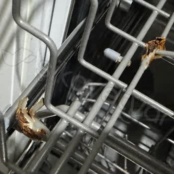 Franke Bulaşık Makinesi Rafları Çürüdü Acil Yardım Bekliyorum