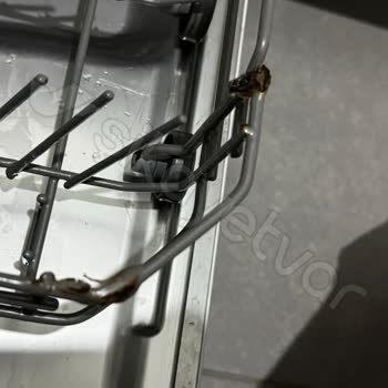 Franke Bulaşık Makinesi Rafları Çürüdü Acil Yardım Bekliyorum