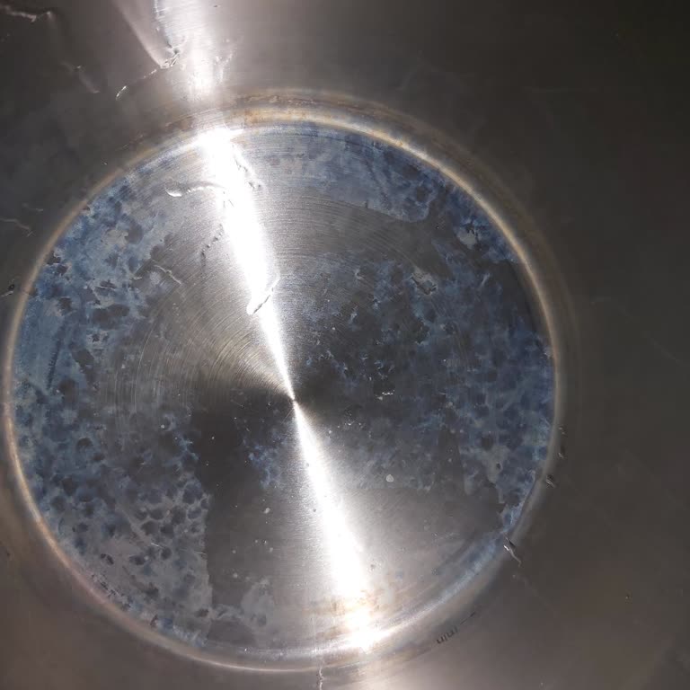 İlk Kullanımda Fissler Düdüklü Tencerede Kalıcı Lekeler