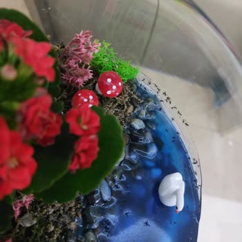 Ölü Böceklerle Dolup Taşan Çiçek Sepeti Siparişi Kabusu