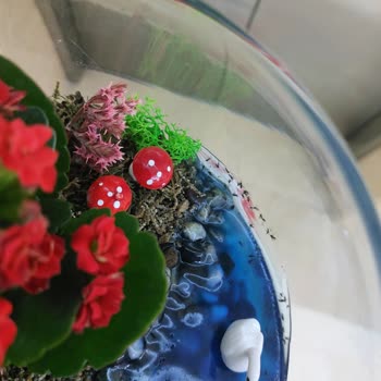 Ölü Böceklerle Dolup Taşan Çiçek Sepeti Siparişi Kabusu