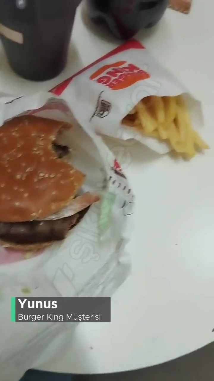 Burger King Hiçbir Şekilde Memnun Değilim! videonun kapak resmi