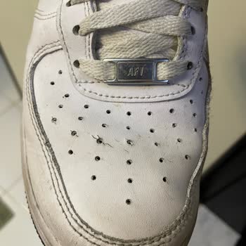 Nike Ayakkabılarda Üst Yüzey Çatlakları Sorunu