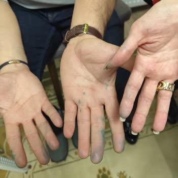 Doğum Günü Pastasında Beklenmedik Mavi Sürpriz