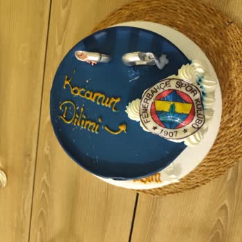 Doğum Günü Pastasında Beklenmedik Mavi Sürpriz