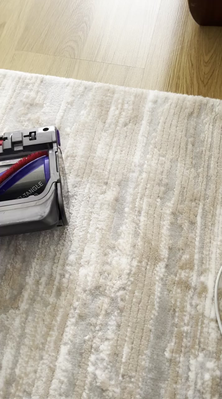 Problema con el cepillo Dyson V15, solicito asistencia inmediata Portada de vídeo