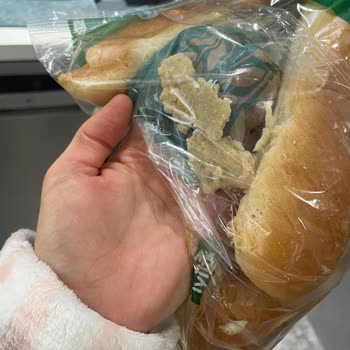 Migros'tan Aldığımız Sandviç Ekmeğinde Şüpheli İçerik