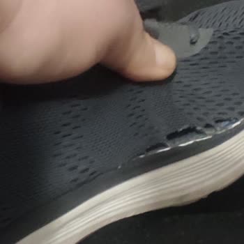 Zapatillas Skechers se rompen en poco tiempo