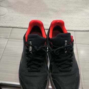 Adidas Ayakkabının Su Geçirme Sorunu Ve Çözüm Eksikliği