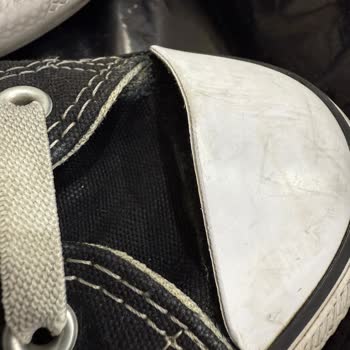 Converse Ayakkabılarında Üretim Hatası Ve Yetersiz Müşteri Hizmeti