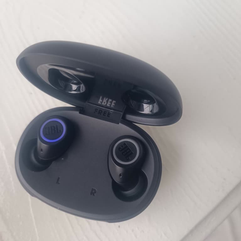 JBL Free 2 Kulaklığının Sağ Kulaklık Sorunu