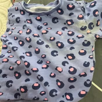 Bebek Kıyafetlerinde Hayal Kırıklığı: Renkli Giysiler Çöpe Gitti