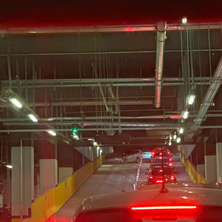 Hastane Otoparkında Trafik Çilesi