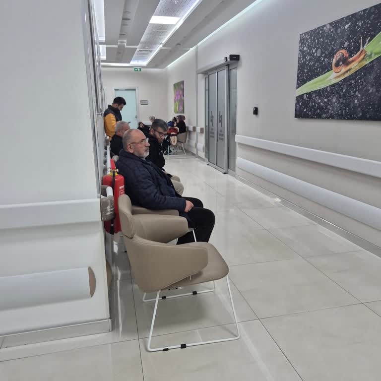 Hastanede Uzun Bekleme Süresi Ve Yetersiz Hizmet