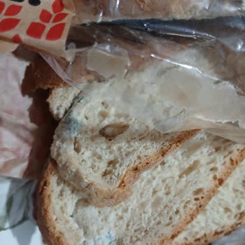 BİM'den Alınan Küflü Ekmek Şoku