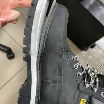 Caterpillar Botların Kalite Sorunu: İade Veya Değişim Talebi