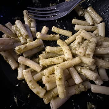 Pastavilla Sosunda İplik Benzeri Yabancı Maddeler