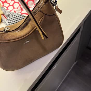 Elle Çanta: Kopan Kulplar Ve İğreti Tamir