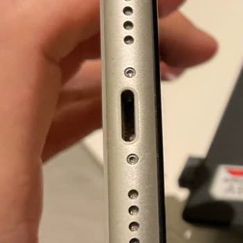 Apple Yetkili Servisinde Hasarlı Vida İddiası Mağduriyeti