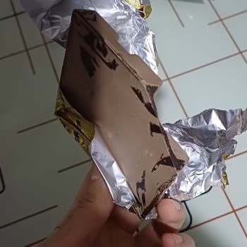 Bozuk Çikolata Ve Yanıtsız İletişim