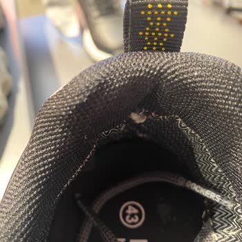 Ayakkabıda Beklenmedik Sorun Ve İlgisiz Hizmet