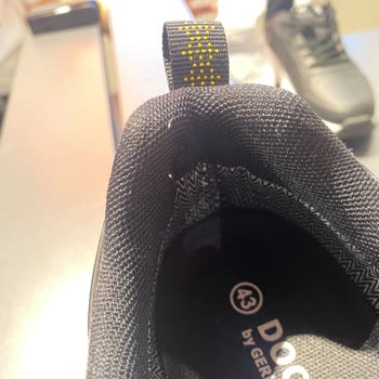 Ayakkabıda Beklenmedik Sorun Ve İlgisiz Hizmet