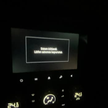 Megane 2022 Modelde Sistem Kilitlendi Uyarısı