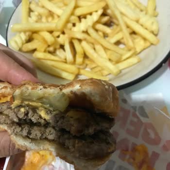 Burger King'de Bayat Patates Ve Eksik Sipariş Sorunu