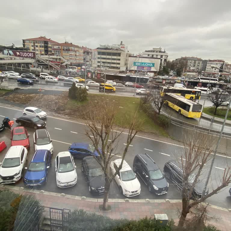 Bahçelievler'de Trafiği Etkilemeyen Park Cezaları Can Sıkıyor