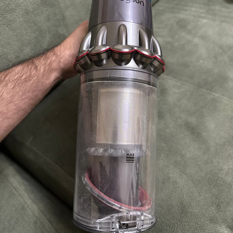 Dyson V15 Süpürgemin Kırmızı Lastik Sorunu