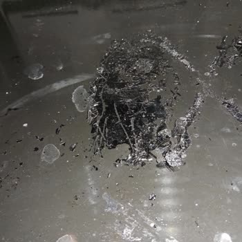 Fırın İç Yüzeyindeki Soyulma Ve Yemeklere Karışan Siyah Parçalar