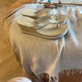 Ünlü Markanın Terliği Tatilimi Mahvetti