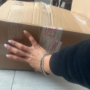 Ciddiyetsiz Hizmet Ve Kırık Tencere Kulpları