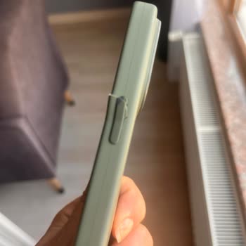 Yırtık Kılıf Ve İade Talebi: Apple Servisinden Hayal Kırıklığı