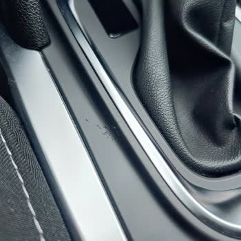 Renault Araç Konsolundaki Kabarma Sorunu Ve Servis İlgisizliği