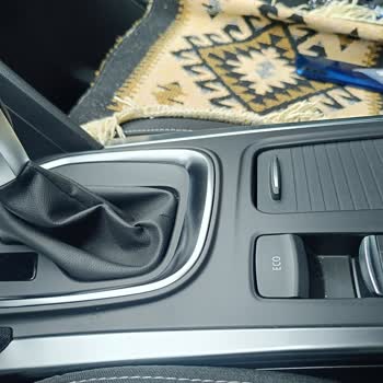 Renault Araç Konsolundaki Kabarma Sorunu Ve Servis İlgisizliği