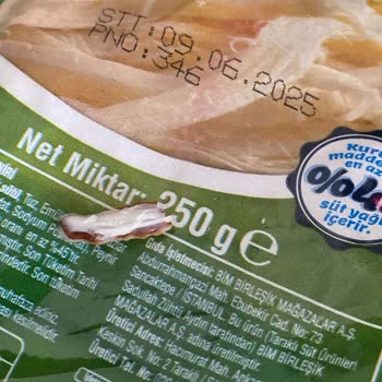 BİM Peynirdeki Garip Cisim Şoku