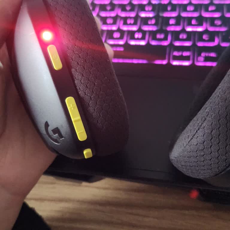 Logitech G435 Kulaklıkta Ani Kırmızı Işık Sorunu