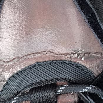 Skechers Ayakkabıda Beklenmedik Deformasyon