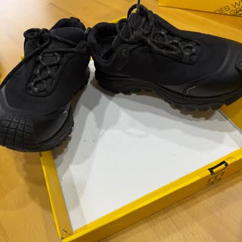 Greyder Su Geçirmez Ayakkabı, Su Gibi Eriyor!